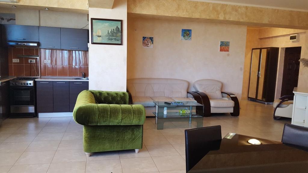Beach & Clubs Apartments Mamaia Констанца Экстерьер фото